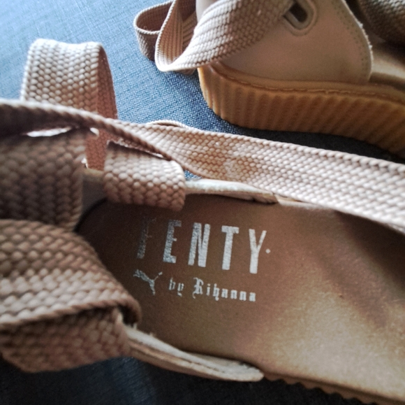 FENTY bY RIHANNA x Puma Women's Tan Platform Lace Up Bow Sandals Size 7 - Picture 6 of 6